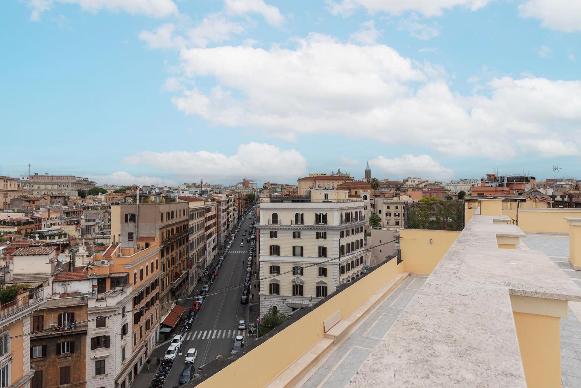 Apartment Joivy Cavour Luxury Rom